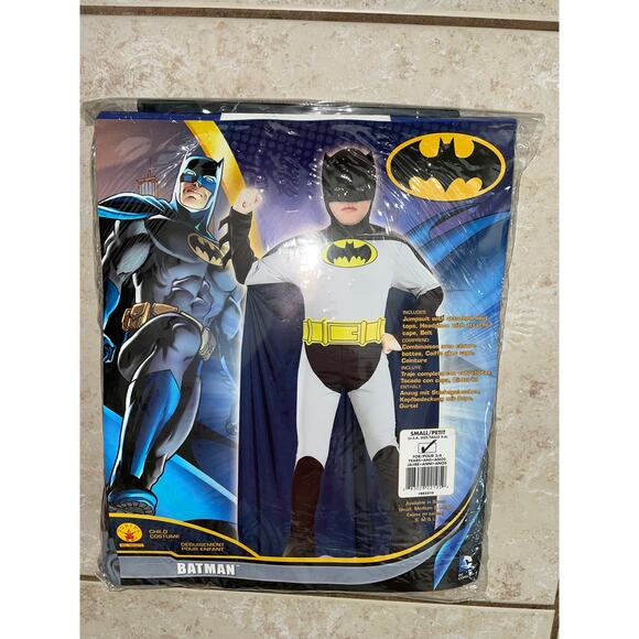 CHILD GREY BLACK CAPE BATMAN MASK HALLOWEEN COSTUME DRESS SIZE S NEW - Picture 1 of 3